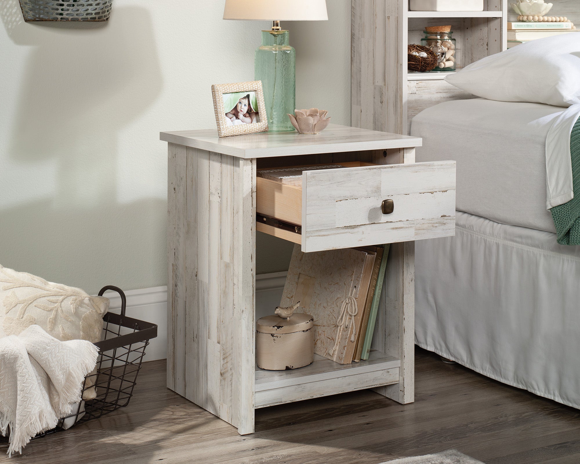 River Ranch Rustic Night Stand with Drawer in White Plank