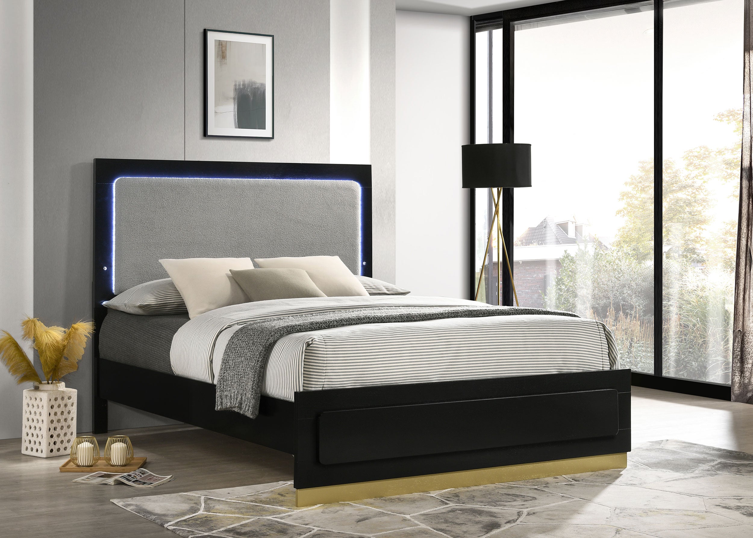 Coaster Caraway Bed with LED Headboard Black and Grey Cal King