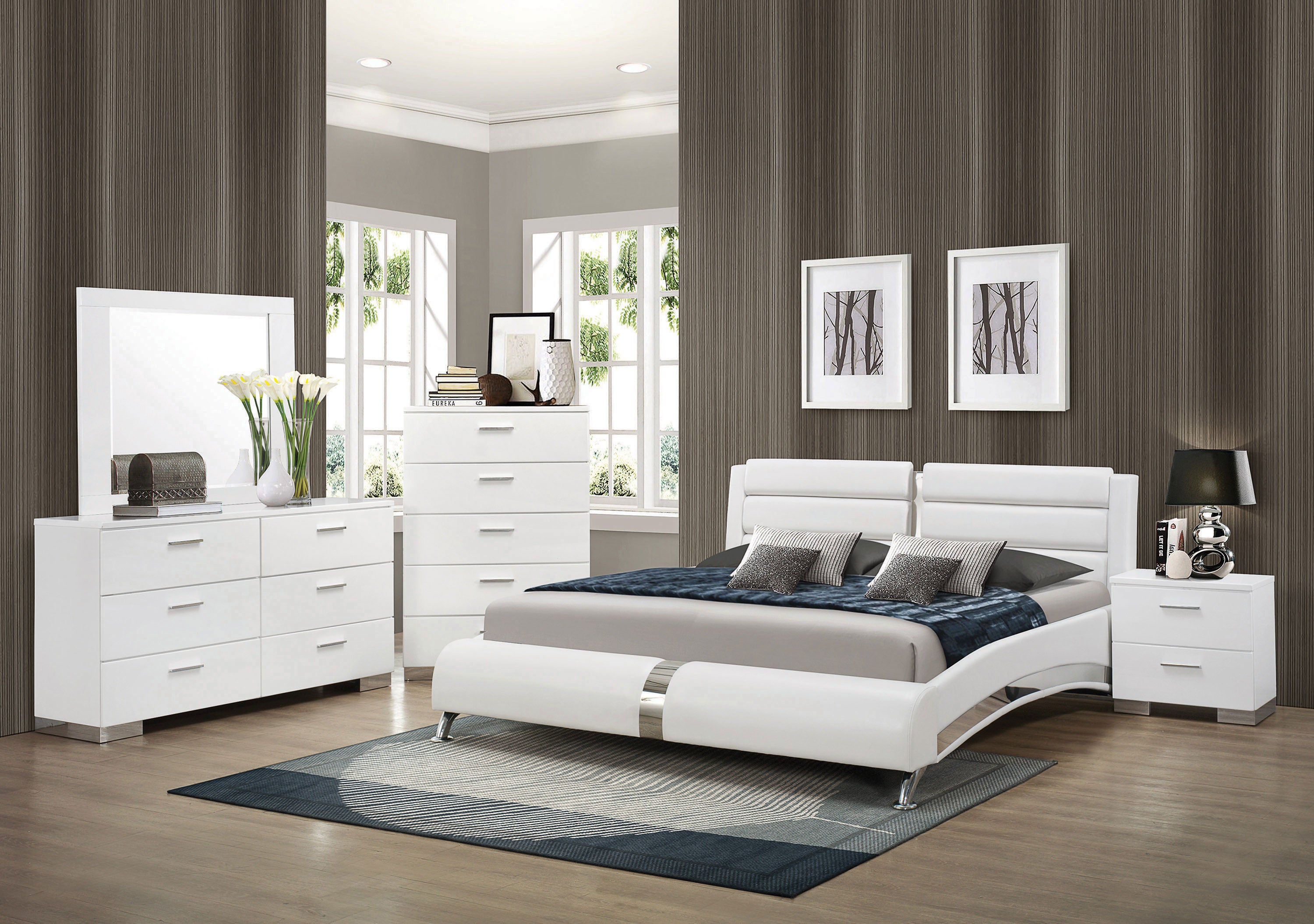 Coaster Jeremaine Upholstered Bed White Cal King