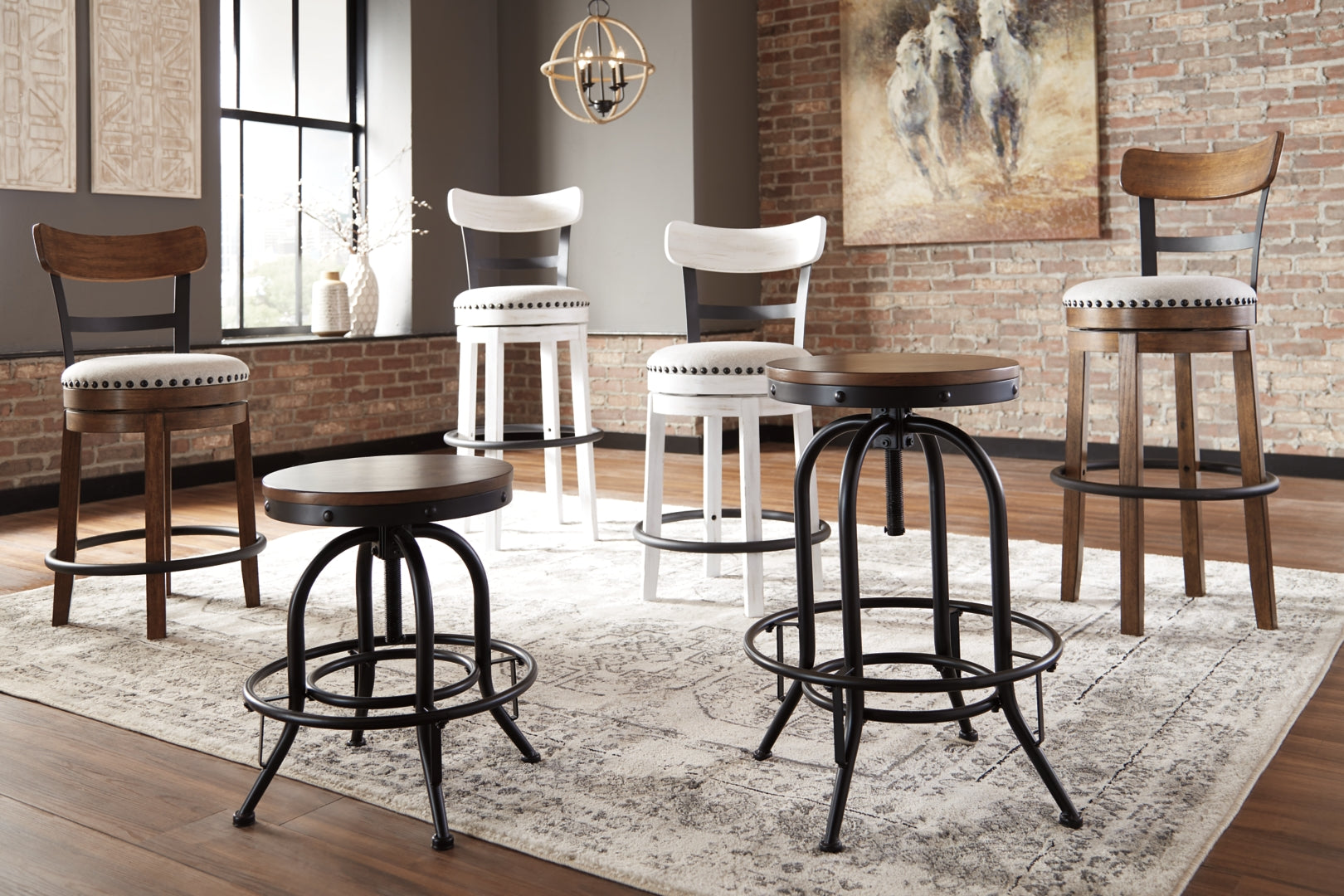 Valebeck UPH Swivel Barstool (1/CN)