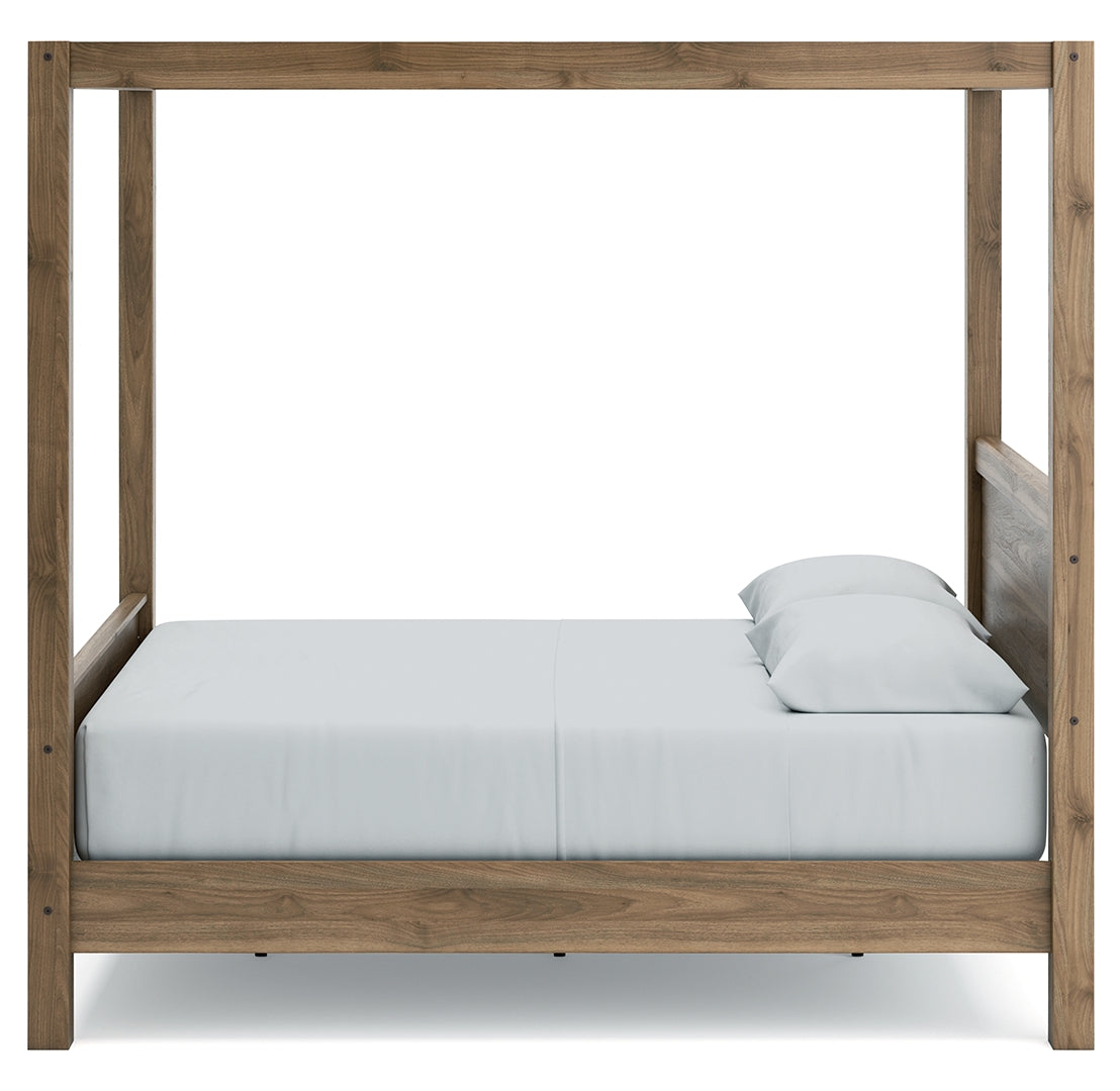 Aprilyn Queen Canopy Bed with Dresser