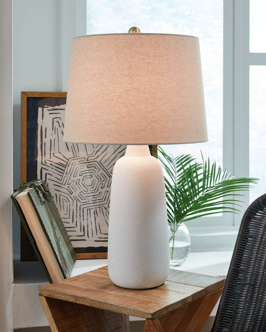 Avianic Ceramic Table Lamp (2/CN)