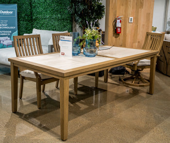 Rainier Ranch RECT Dining Table w/UMB OPT