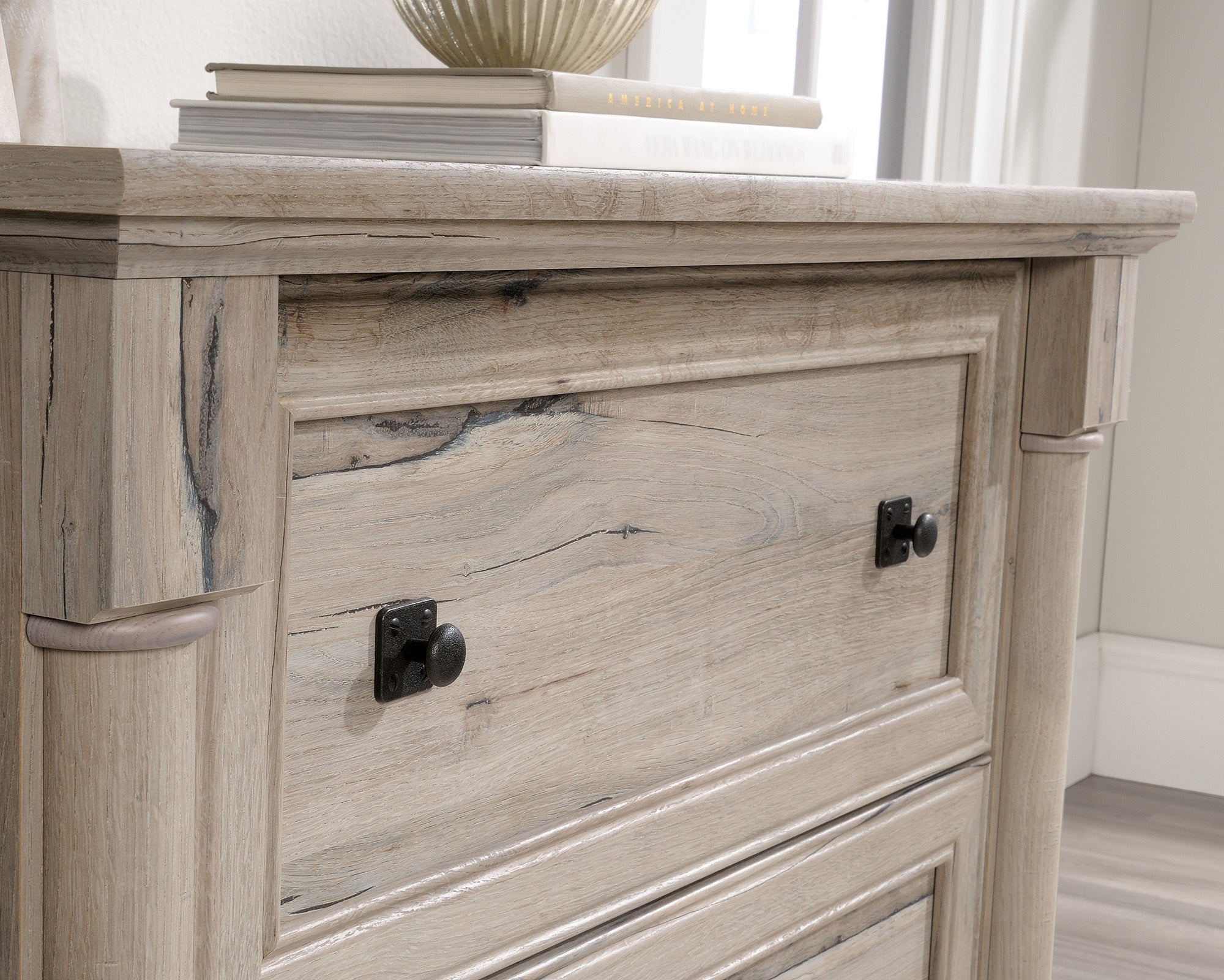 Palladia  Lateral File Split Oak