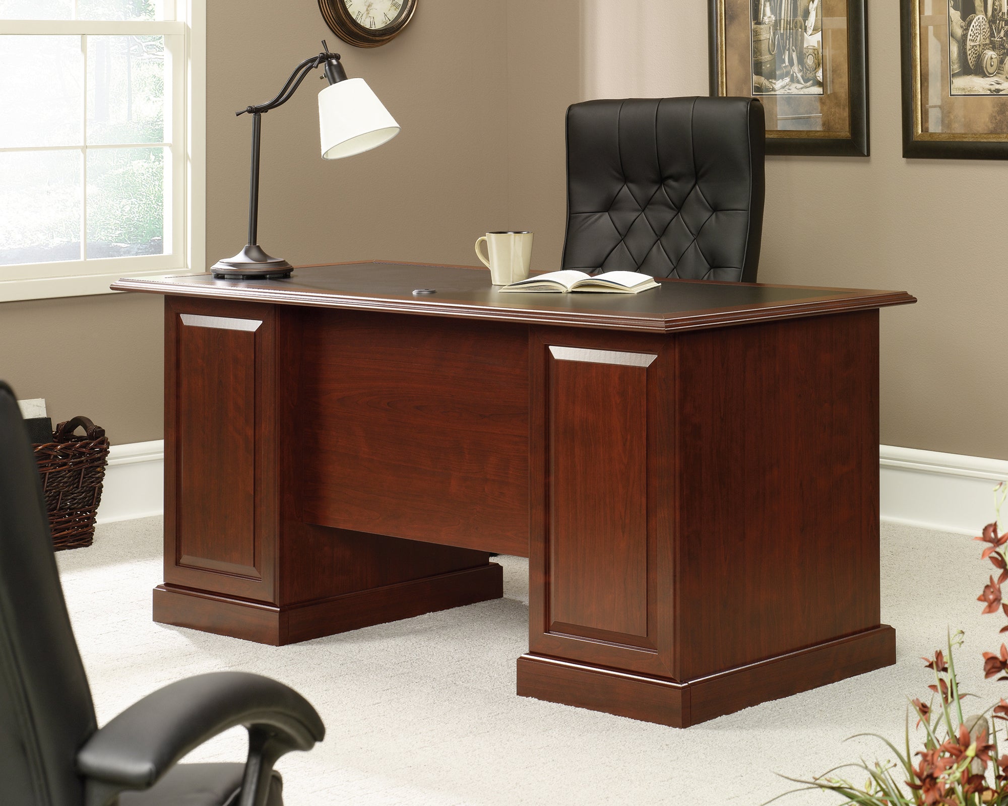 Heritage Hill  Executive Desk  Cherry